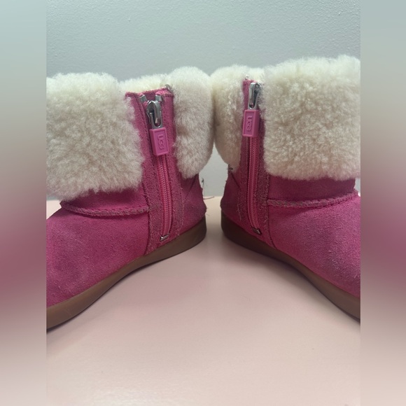 UGG Pink Kids Boots with Cream Fur - Picture 5 of 8